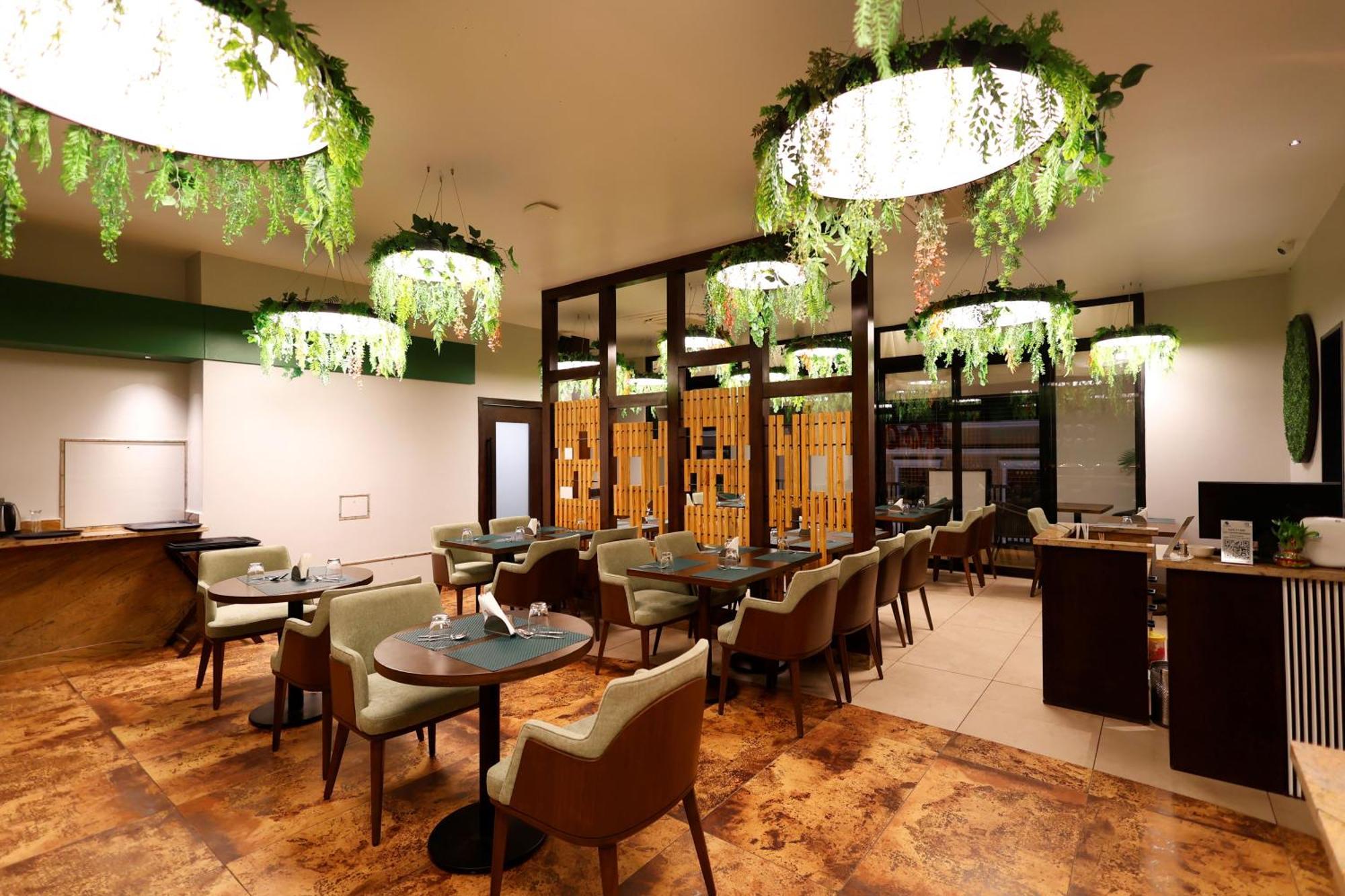 Quality Inn City Centre Varanasi Exterior photo